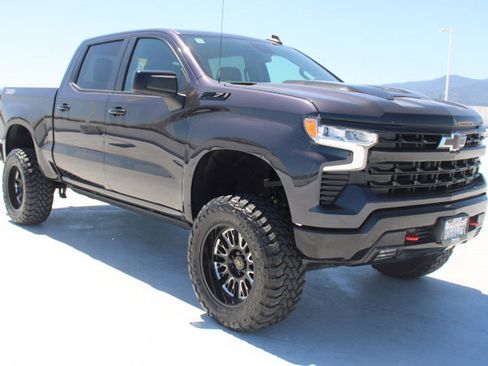 Used 2024 Chevrolet Silverado 1500 LT Trail Boss w/ Protection Package AWD/4WD image 2