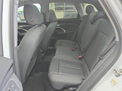 New 2025 Audi Q5 Premium image 23