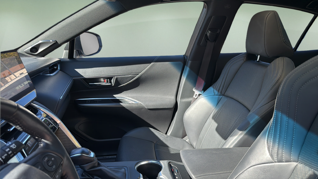Used 2023 Toyota Venza Limited AWD/4WD image 17