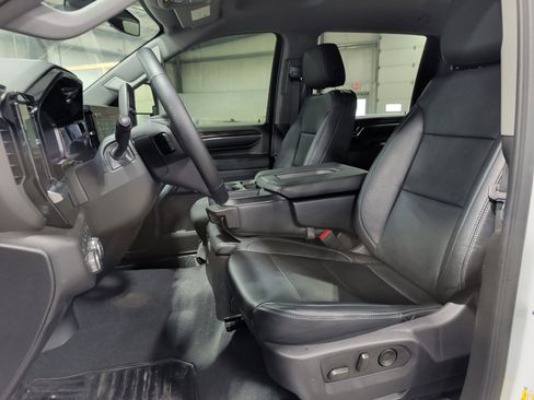 Used 2024 GMC Sierra 3500 SLE w/ SLE Value Package image 7