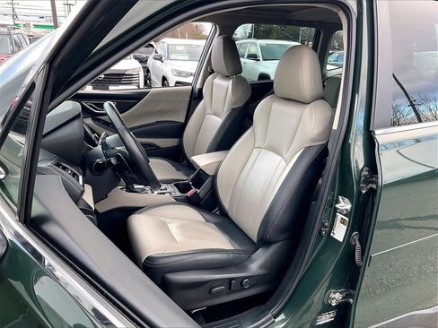 Used 2023 Subaru Forester Limited image 9