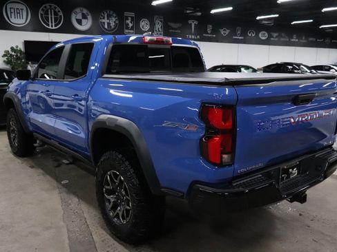 Used 2025 Chevrolet Colorado ZR2 w/ Technology Package AWD/4WD image 3