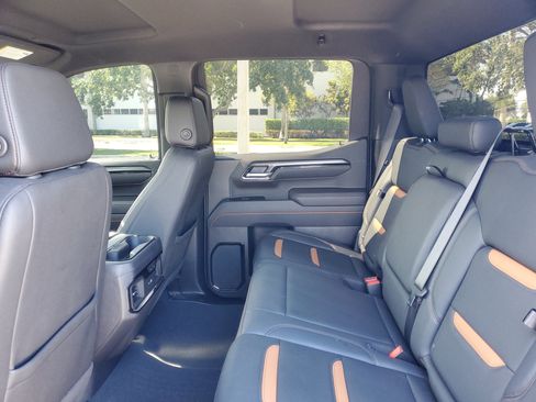 Used 2025 GMC Sierra 1500 AT4 AWD/4WD image 10