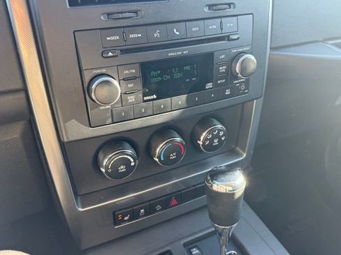 Used 2011 Jeep Liberty Sport image 23