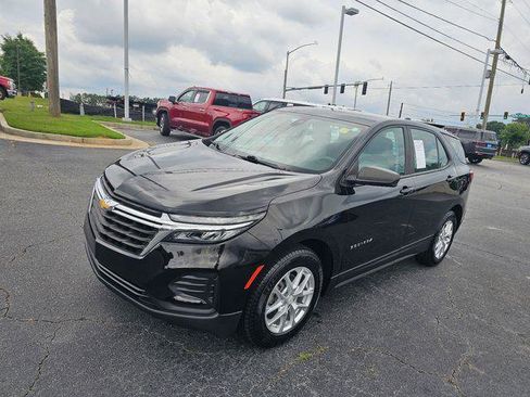 Used 2022 Chevrolet Equinox LS FWD image 4