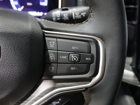 Used 2024 Jeep Wagoneer Series II AWD/4WD image 33