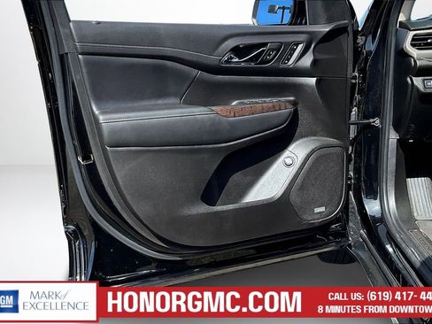 Used 2022 GMC Acadia Denali w/ Denali Ultimate Package image 20