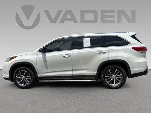 Used 2019 Toyota Highlander XLE FWD image 9