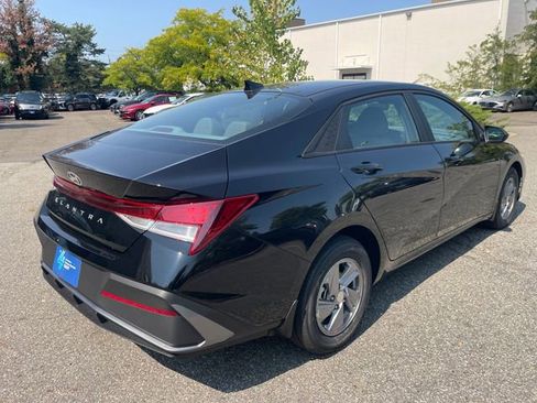 New 2026 Hyundai Elantra SE image 9