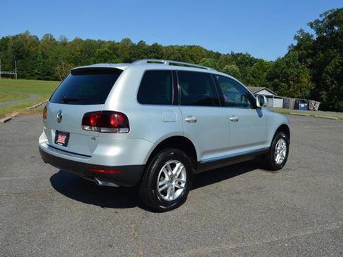 Used 2009 Volkswagen Touareg VR6 image 8