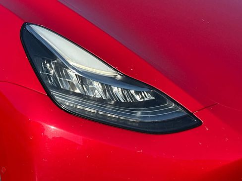 Used 2022 Tesla Model Y Long Range AWD/4WD image 7