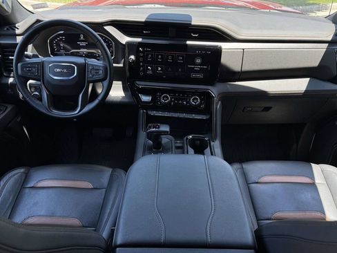 Used 2024 GMC Sierra 1500 AT4 w/ Technology Package AWD/4WD image 3