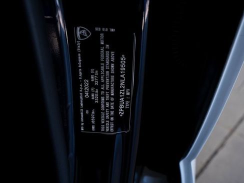 Used 2022 Lamborghini Urus AWD/4WD image 61