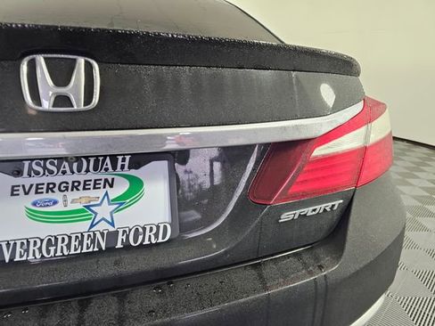 Used 2017 Honda Accord Sport image 15