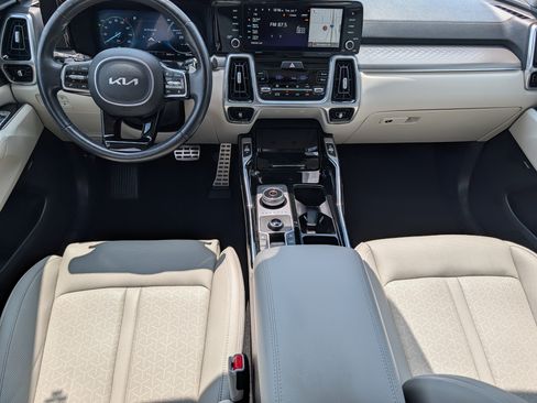 Certified 2023 Kia Sorento SX Prestige AWD/4WD image 10