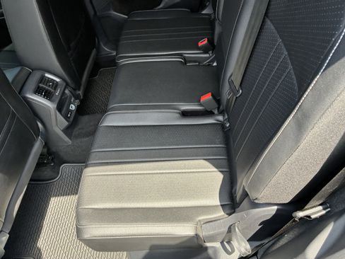 Used 2023 Volkswagen Tiguan SE FWD image 13