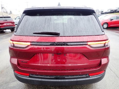 New 2025 Jeep Grand Cherokee Limited w/ MOPAR Finishing Package image 4