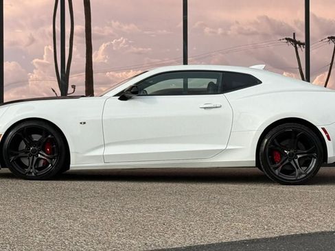 Used 2019 Chevrolet Camaro SS RWD image 5