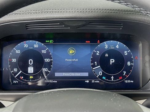 Used 2025 Land Rover Discovery Dynamic SE AWD/4WD image 13