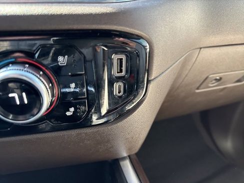 Used 2022 GMC Sierra 1500 SLT w/ SLT Convenience Package image 46