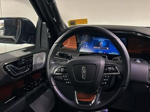 Used 2024 Lincoln Navigator L Reserve AWD/4WD image 25