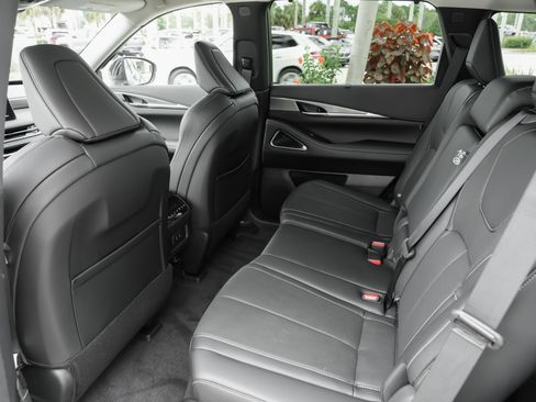 Certified 2026 INFINITI QX60 Luxe w/ Cargo Package FWD image 30