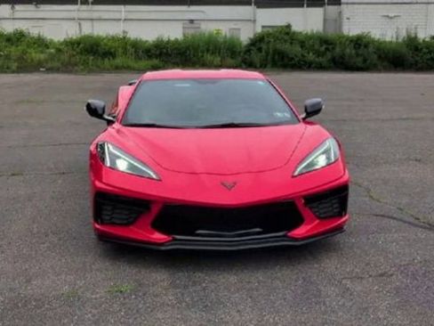 Used 2021 Chevrolet Corvette Stingray Coupe w/ Z51 Performance Package RWD image 3