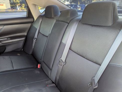 Used 2017 Nissan Altima 2.5 SR w/ Midnight Edition Package image 14