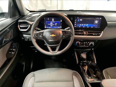 Used 2025 Chevrolet TrailBlazer LT image 17