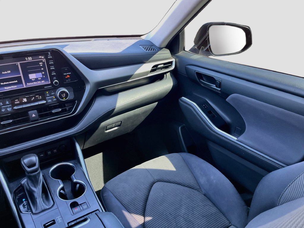 Used 2021 Toyota Highlander L FWD image 21