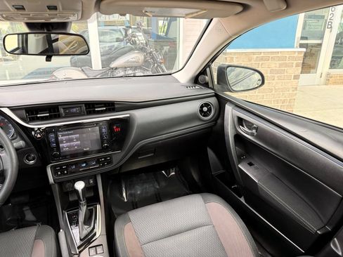 Used 2018 Toyota Corolla SE w/ SE Premium Package FWD image 24