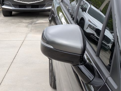 Used 2025 Kia Carnival SX Prestige image 8