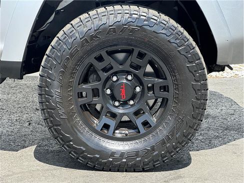 Used 2019 Toyota 4Runner SR5 AWD/4WD image 31
