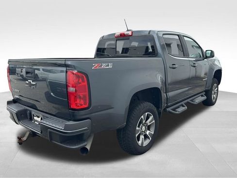 Used 2017 Chevrolet Colorado Z71 AWD/4WD image 2