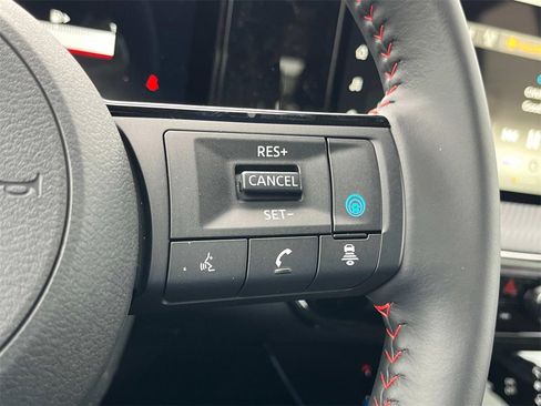 New 2025 Nissan Kicks SR image 24