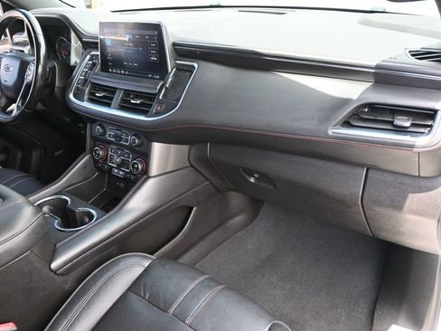 Used 2021 Chevrolet Suburban RST RWD image 8