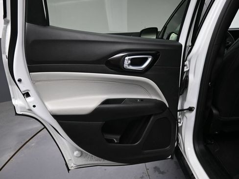 Used 2025 Jeep Compass Limited AWD/4WD image 24