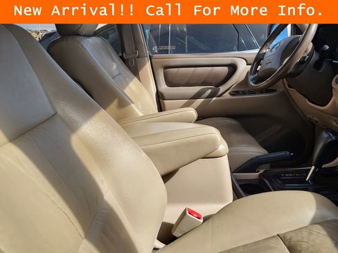 Used 2001 Toyota Land Cruiser image 11