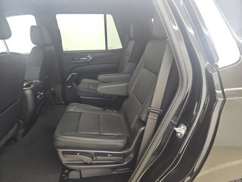 Used 2025 GMC Yukon Denali AWD/4WD image 3
