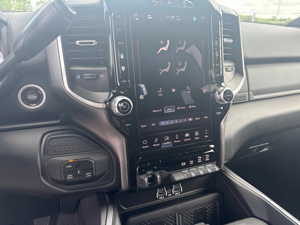 New 2027 RAM 3500 Big Horn AWD/4WD image 24