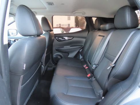 Used 2018 Nissan Rogue Sport SL w/ SL Premium Package image 13