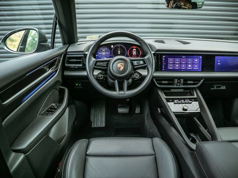 Certified 2025 Porsche Macan Electric RWD image 12
