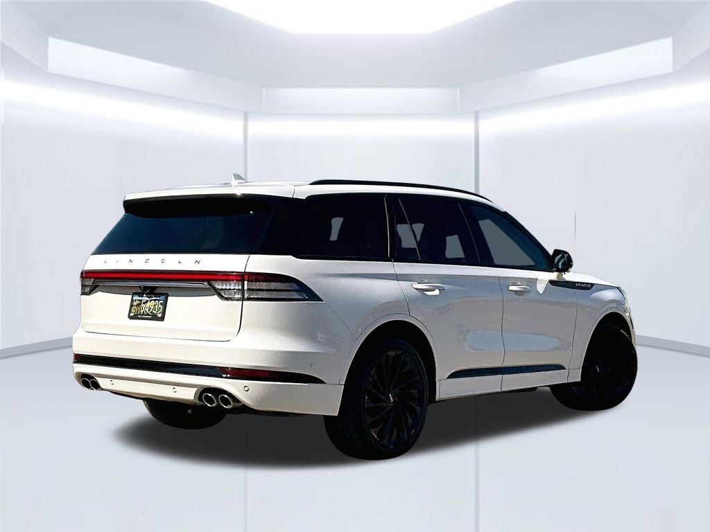 Used 2022 Lincoln Aviator Reserve w/ Equipment Group 201A AWD/4WD image 14
