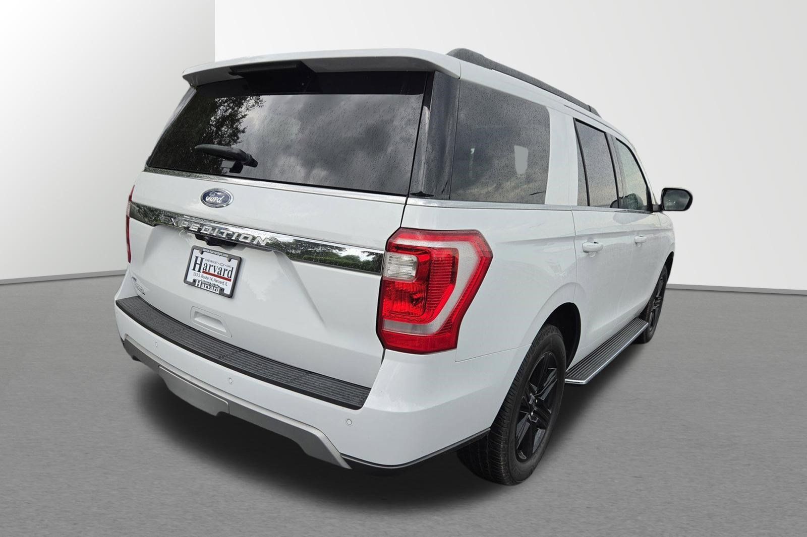 Used 2020 Ford Expedition XLT w/ Equipment Group 202A AWD/4WD image 4