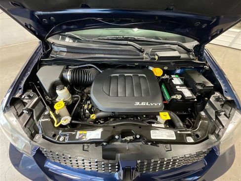 Used 2017 Dodge Grand Caravan GT image 25