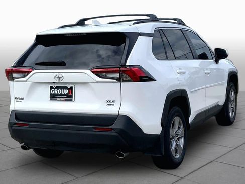 Used 2022 Toyota RAV4 XLE AWD/4WD image 12