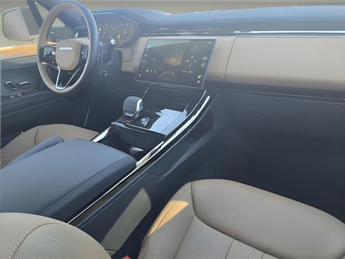 Used 2025 Land Rover Range Rover Sport Dynamic SE image 26