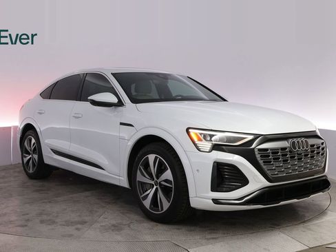 Used 2024 Audi Q8 e-tron Premium Plus w/ Premium Plus Package AWD/4WD image 13