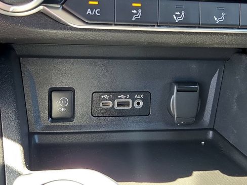 Used 2025 Nissan Sentra SV FWD image 28