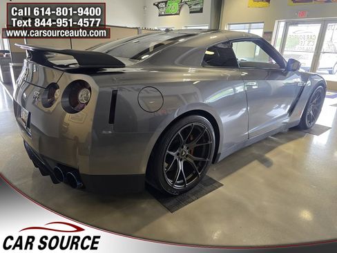Used 2009 Nissan GT-R Premium image 5